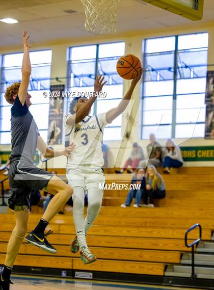 Thumbnail 1 in Bakersfield vs Davis Sr. (Santa Barbara Holiday Classic) photogallery.