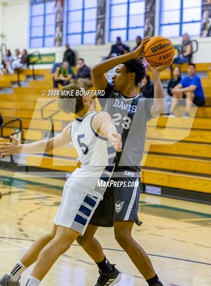 Thumbnail 1 in Bakersfield vs Davis Sr. (Santa Barbara Holiday Classic) photogallery.