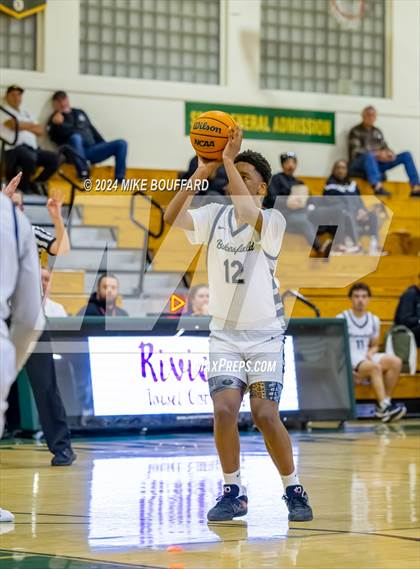 Thumbnail 3 in Bakersfield vs Davis Sr. (Santa Barbara Holiday Classic) photogallery.