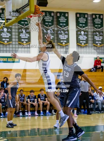 Thumbnail 3 in Bakersfield vs Davis Sr. (Santa Barbara Holiday Classic) photogallery.