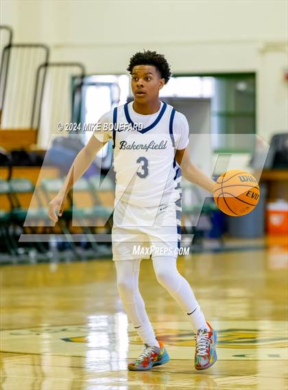 Thumbnail 1 in Bakersfield vs Davis Sr. (Santa Barbara Holiday Classic) photogallery.