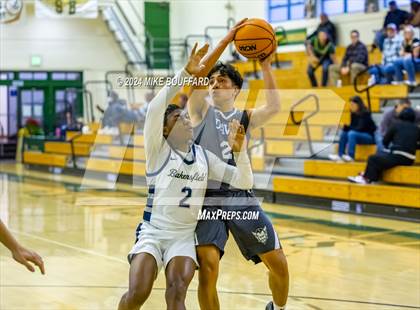 Thumbnail 2 in Bakersfield vs Davis Sr. (Santa Barbara Holiday Classic) photogallery.