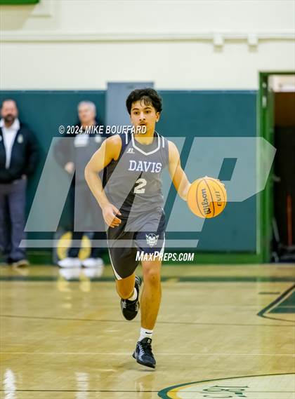 Thumbnail 2 in Bakersfield vs Davis Sr. (Santa Barbara Holiday Classic) photogallery.