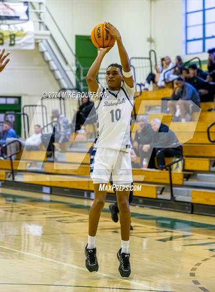 Thumbnail 1 in Bakersfield vs Davis Sr. (Santa Barbara Holiday Classic) photogallery.