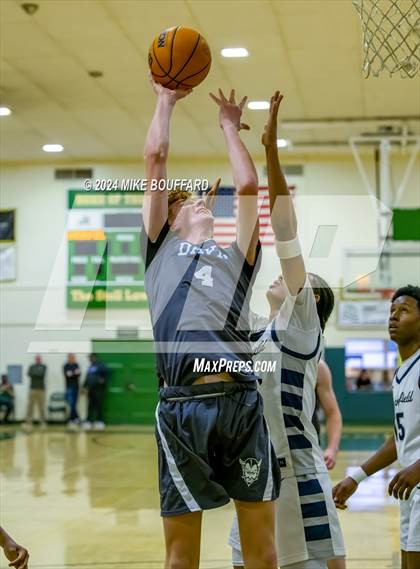 Thumbnail 1 in Bakersfield vs Davis Sr. (Santa Barbara Holiday Classic) photogallery.