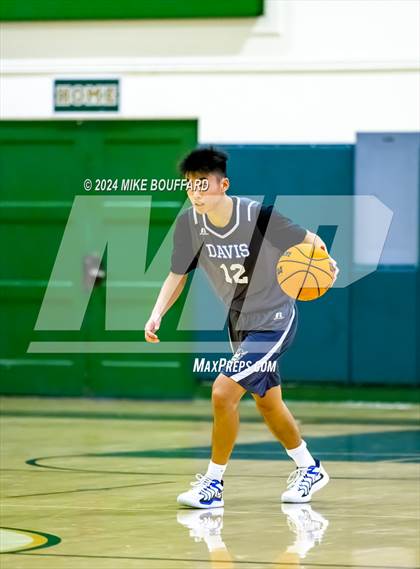 Thumbnail 2 in Bakersfield vs Davis Sr. (Santa Barbara Holiday Classic) photogallery.