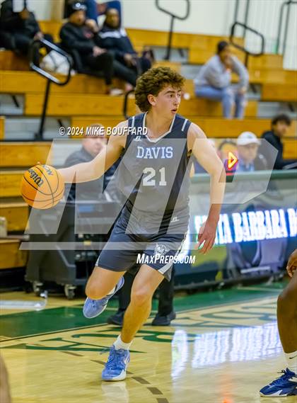 Thumbnail 2 in Bakersfield vs Davis Sr. (Santa Barbara Holiday Classic) photogallery.
