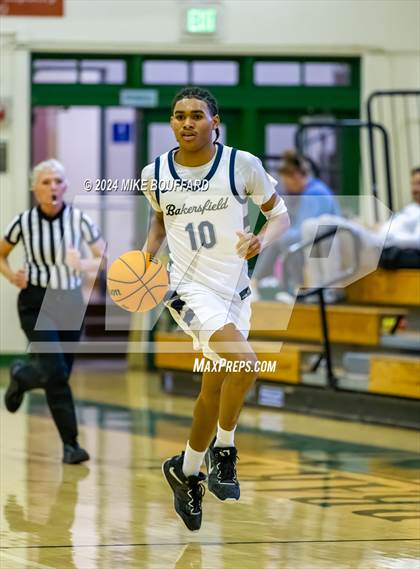 Thumbnail 1 in Bakersfield vs Davis Sr. (Santa Barbara Holiday Classic) photogallery.