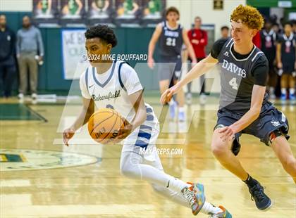Thumbnail 1 in Bakersfield vs Davis Sr. (Santa Barbara Holiday Classic) photogallery.