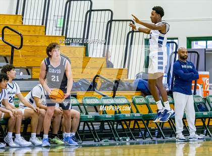 Thumbnail 3 in Bakersfield vs Davis Sr. (Santa Barbara Holiday Classic) photogallery.