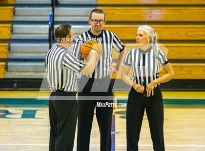 Thumbnail 2 in Bakersfield vs Davis Sr. (Santa Barbara Holiday Classic) photogallery.
