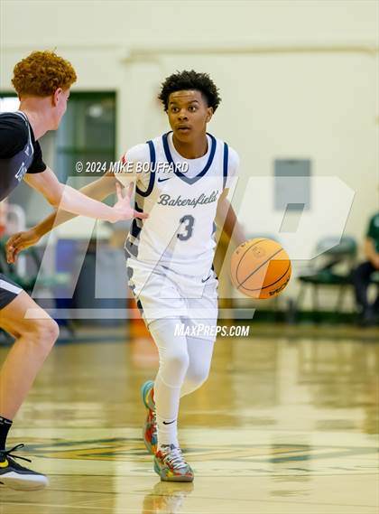 Thumbnail 1 in Bakersfield vs Davis Sr. (Santa Barbara Holiday Classic) photogallery.