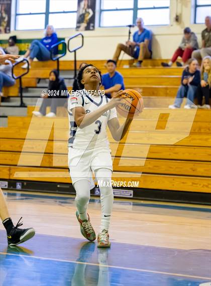 Thumbnail 2 in Bakersfield vs Davis Sr. (Santa Barbara Holiday Classic) photogallery.
