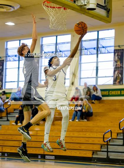 Thumbnail 2 in Bakersfield vs Davis Sr. (Santa Barbara Holiday Classic) photogallery.
