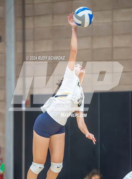 Thumbnail 1 in Coronado vs. Marina (SD Varsity Classic)  photogallery.