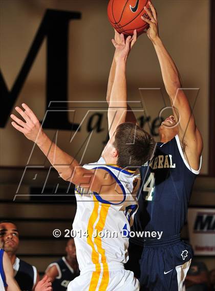 Thumbnail 2 in Chaparral @ Benicia (MaxPreps Holiday Classic) photogallery.