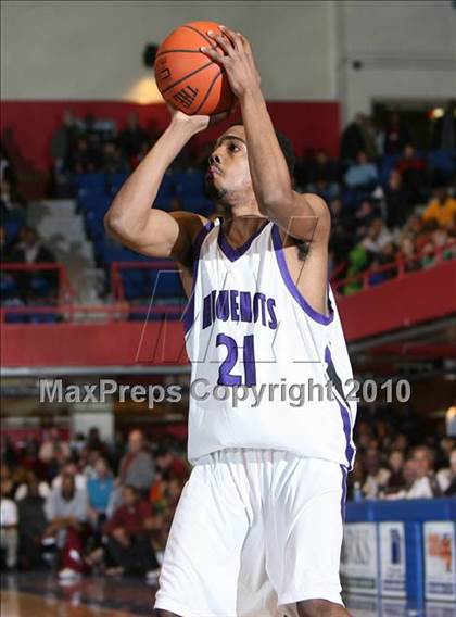 Thumbnail 3 in New Rochelle vs. Mt. Vernon (Section 1 Class AA Semifinal) photogallery.