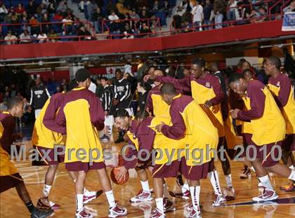 Thumbnail 2 in New Rochelle vs. Mt. Vernon (Section 1 Class AA Semifinal) photogallery.