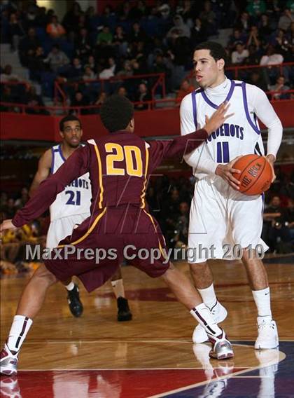 Thumbnail 2 in New Rochelle vs. Mt. Vernon (Section 1 Class AA Semifinal) photogallery.