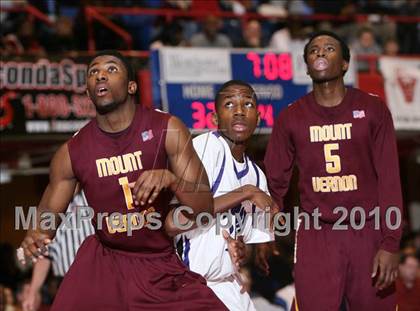 Thumbnail 3 in New Rochelle vs. Mt. Vernon (Section 1 Class AA Semifinal) photogallery.