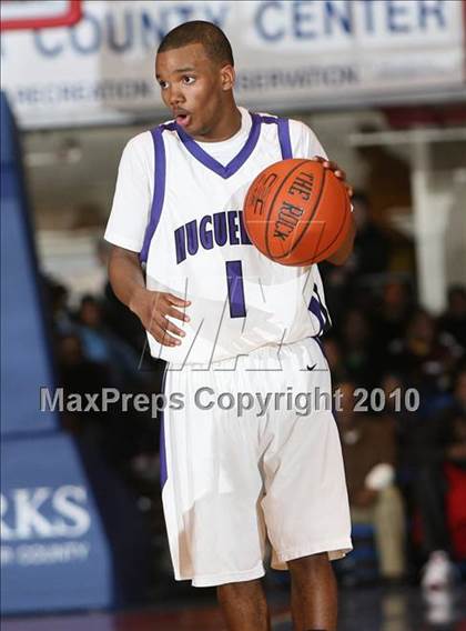 Thumbnail 2 in New Rochelle vs. Mt. Vernon (Section 1 Class AA Semifinal) photogallery.