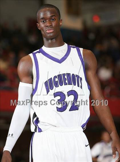 Thumbnail 1 in New Rochelle vs. Mt. Vernon (Section 1 Class AA Semifinal) photogallery.