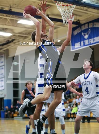 Thumbnail 3 in Darien @ Ludlowe photogallery.