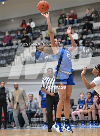 Thumbnail 2 in Mansfield Timberview vs. Brewer (UIL 5A Area Playoff) photogallery.