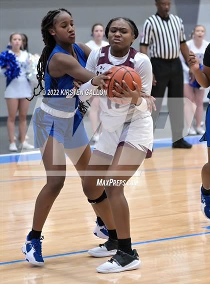 Thumbnail 1 in Mansfield Timberview vs. Brewer (UIL 5A Area Playoff) photogallery.