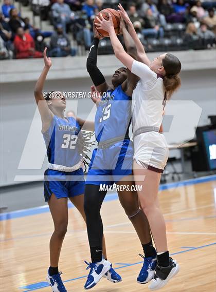 Thumbnail 2 in Mansfield Timberview vs. Brewer (UIL 5A Area Playoff) photogallery.