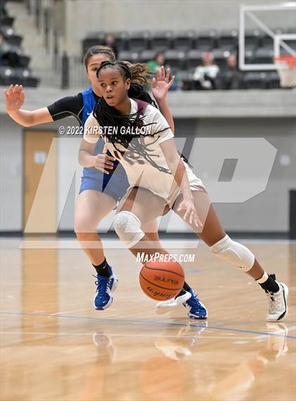 Thumbnail 2 in Mansfield Timberview vs. Brewer (UIL 5A Area Playoff) photogallery.