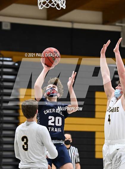 Thumbnail 1 in Cherokee Trail @ Arapahoe photogallery.