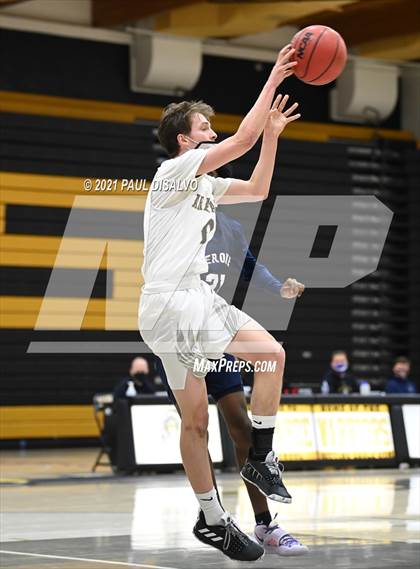 Thumbnail 2 in Cherokee Trail @ Arapahoe photogallery.