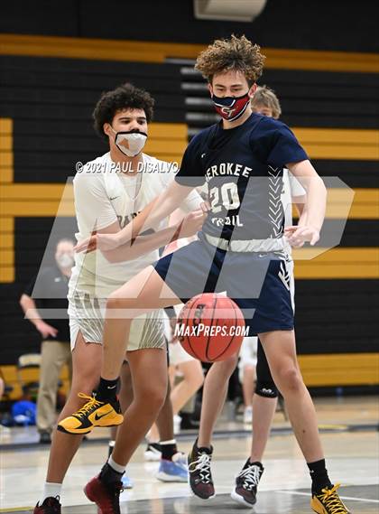Thumbnail 2 in Cherokee Trail @ Arapahoe photogallery.