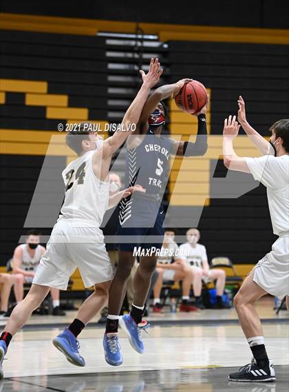 Thumbnail 1 in Cherokee Trail @ Arapahoe photogallery.