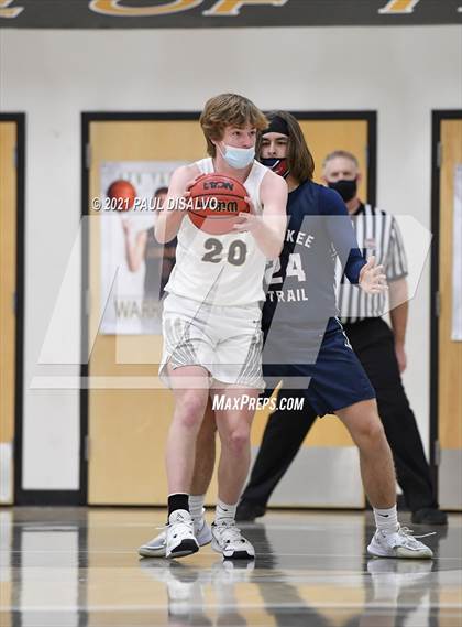 Thumbnail 1 in Cherokee Trail @ Arapahoe photogallery.