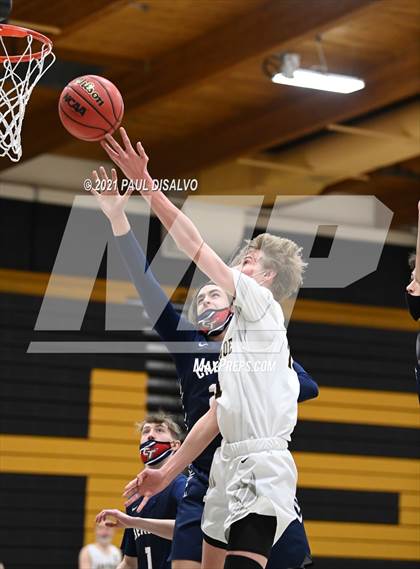Thumbnail 1 in Cherokee Trail @ Arapahoe photogallery.