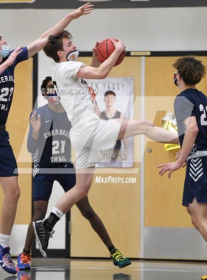 Thumbnail 1 in Cherokee Trail @ Arapahoe photogallery.