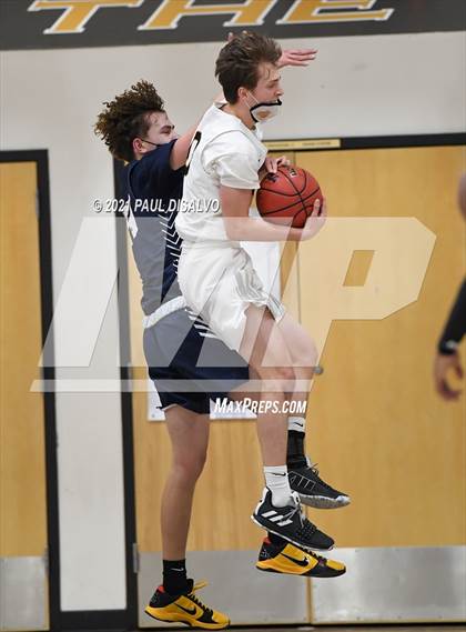Thumbnail 1 in Cherokee Trail @ Arapahoe photogallery.