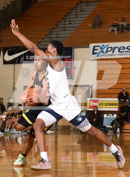 Thumbnail 1 in Norcross vs. West Linn (Les Schwab Invitational) photogallery.