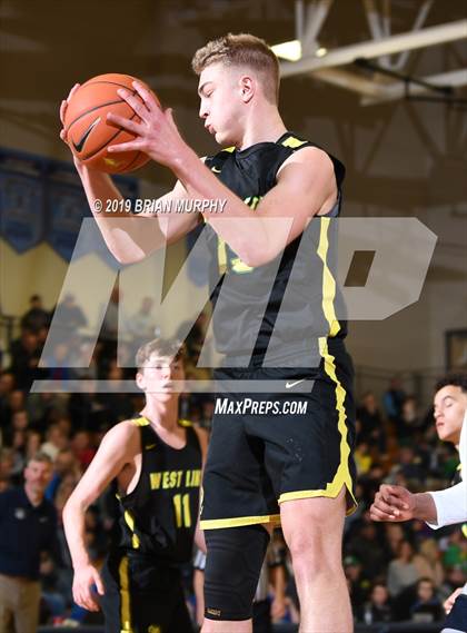 Thumbnail 2 in Norcross vs. West Linn (Les Schwab Invitational) photogallery.