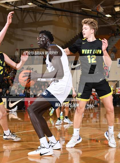 Thumbnail 2 in Norcross vs. West Linn (Les Schwab Invitational) photogallery.