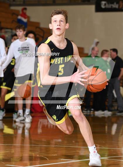 Thumbnail 2 in Norcross vs. West Linn (Les Schwab Invitational) photogallery.