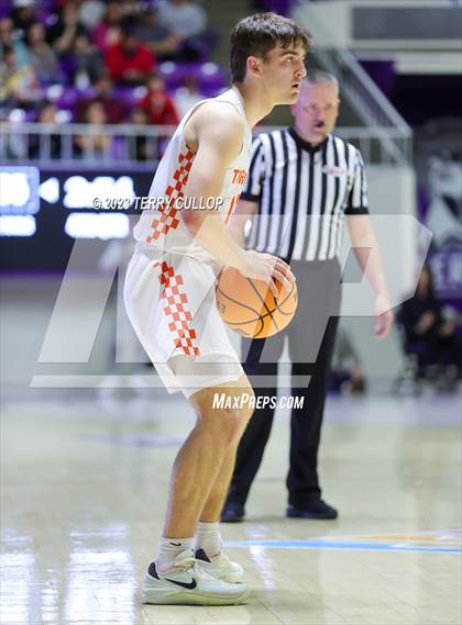 Thumbnail 1 in Timpview vs. Orem (UHSAA 5A Semifinal) photogallery.