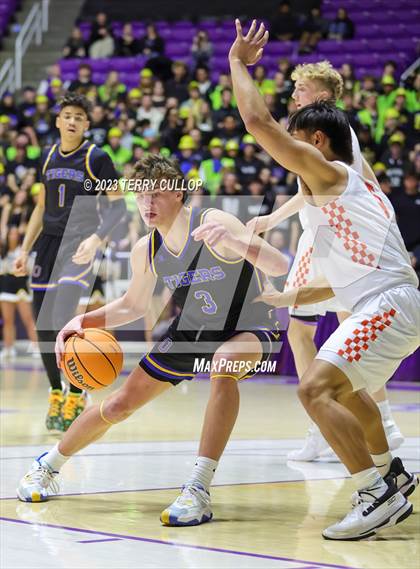Thumbnail 1 in Timpview vs. Orem (UHSAA 5A Semifinal) photogallery.