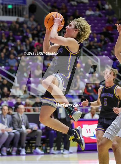Thumbnail 1 in Timpview vs. Orem (UHSAA 5A Semifinal) photogallery.