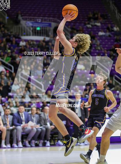 Thumbnail 1 in Timpview vs. Orem (UHSAA 5A Semifinal) photogallery.