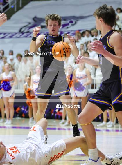 Thumbnail 1 in Timpview vs. Orem (UHSAA 5A Semifinal) photogallery.