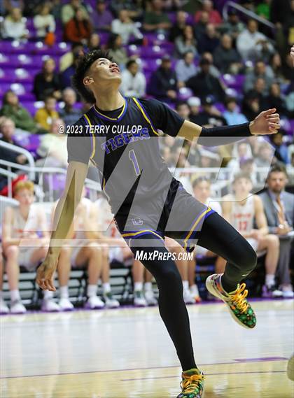 Thumbnail 3 in Timpview vs. Orem (UHSAA 5A Semifinal) photogallery.