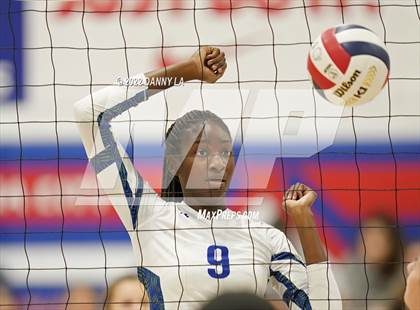 Thumbnail 3 in Forest Park vs. Mount Vernon photogallery.
